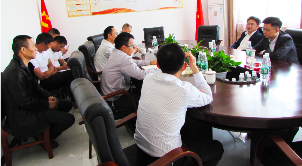 邵九思縣長檢查我司安全生產(chǎn)工作.jpg 邵九思縣長檢查我司安全生產(chǎn)工作.jpg